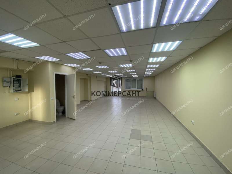 помещение под торговую площадь на улице Родионова