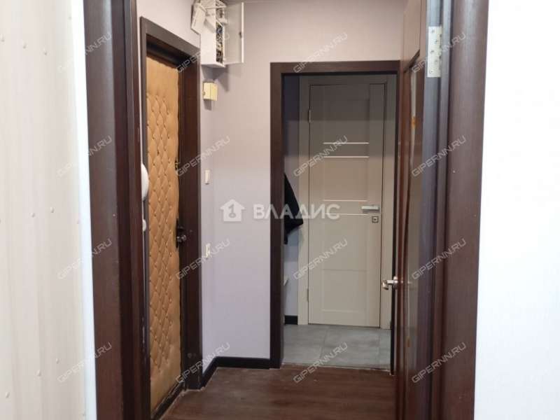 двухкомнатная квартира на улице Строкина дом 5