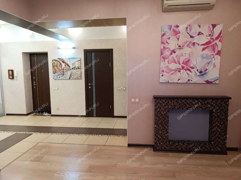 трёхкомнатная квартира на улице Коминтерна дом 139