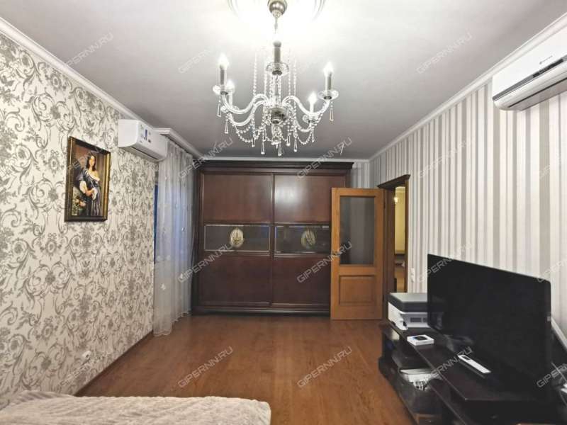 четырёхкомнатная квартира на улице Янки Купалы дом 38