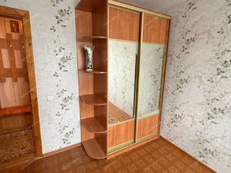 трёхкомнатная квартира на улице Политбойцов дом 8