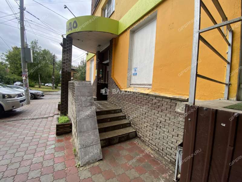 помещение под помещение свободного назначения на улице Октябрьской Революции