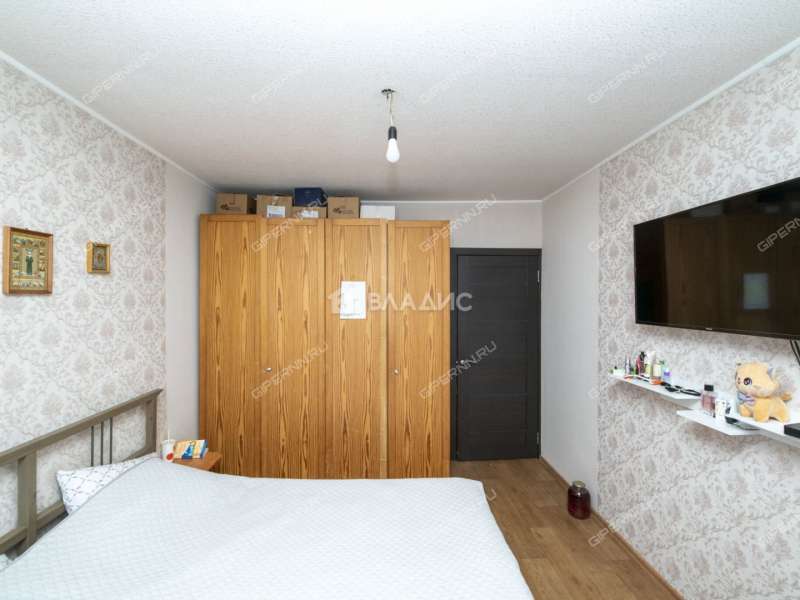 трёхкомнатная квартира на улице Коминтерна дом 20