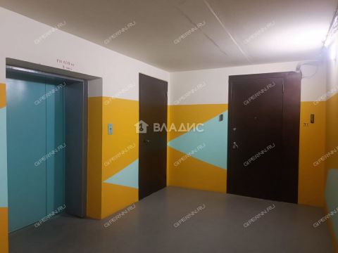 4-komnatnaya-ul-rodionova-d-193-k3 фото