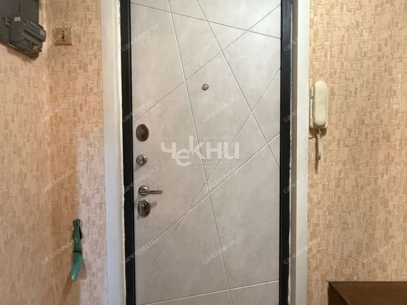 трёхкомнатная квартира в 6-м микрорайоне дом 19