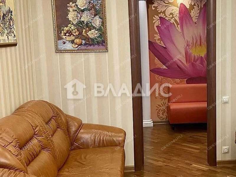 четырёхкомнатная квартира на улице Дунаева дом 8