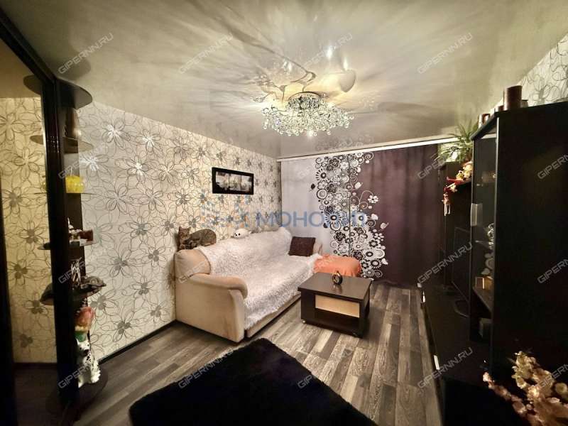 трёхкомнатная квартира на Республиканской улице дом 33