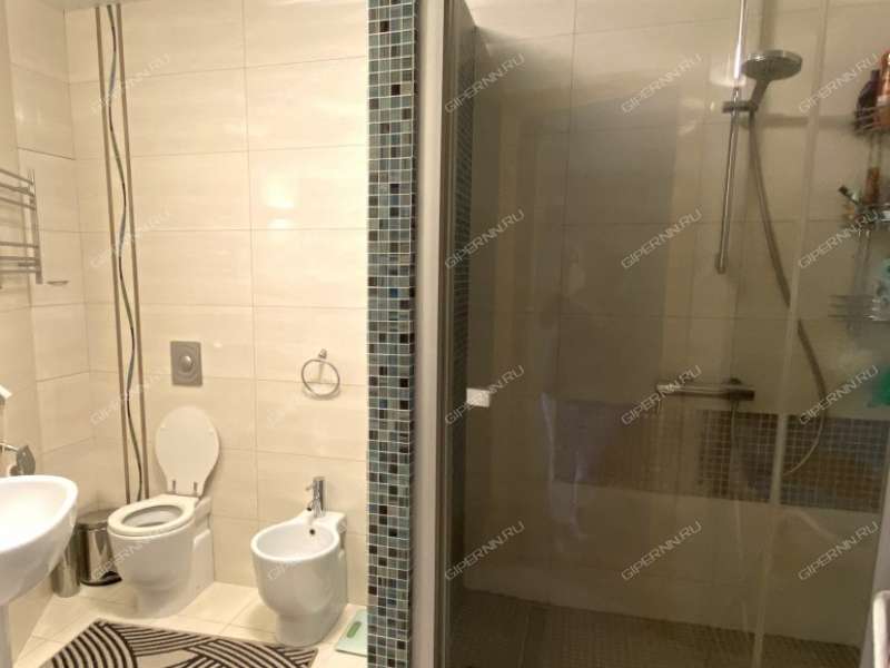 трёхкомнатная квартира на Варварской улице дом 40б