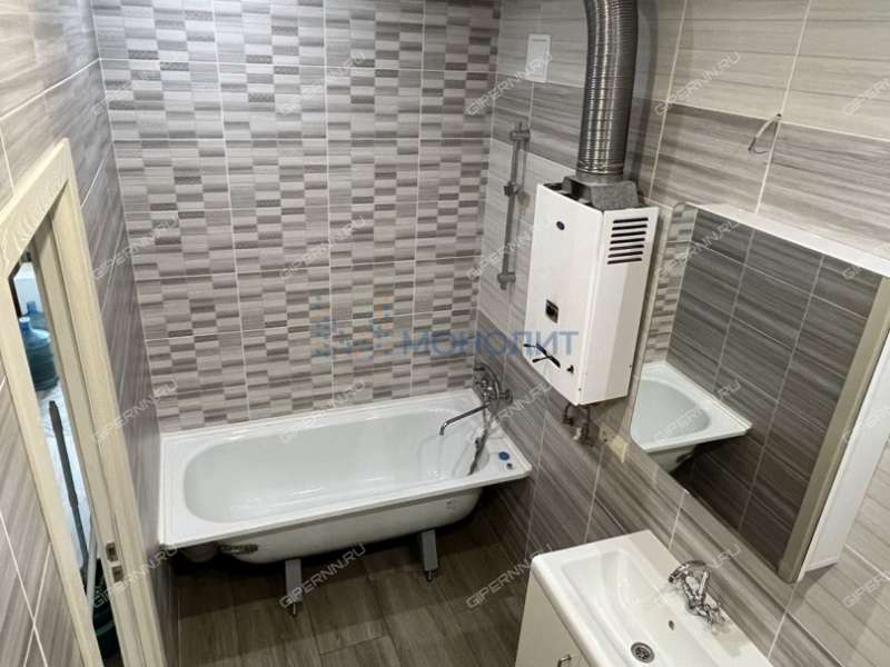 трёхкомнатная квартира на улице Гвардейцев дом 8