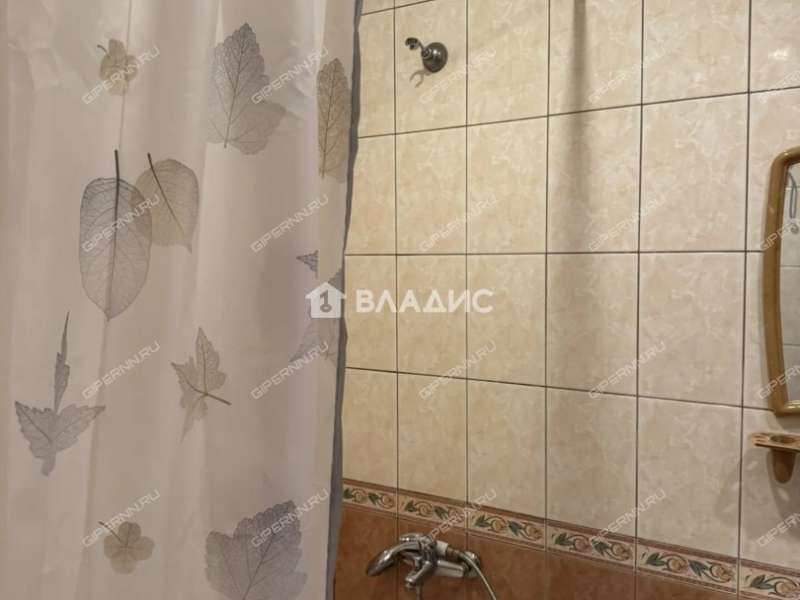 двухкомнатная квартира на улице Космонавта Комарова дом 13А