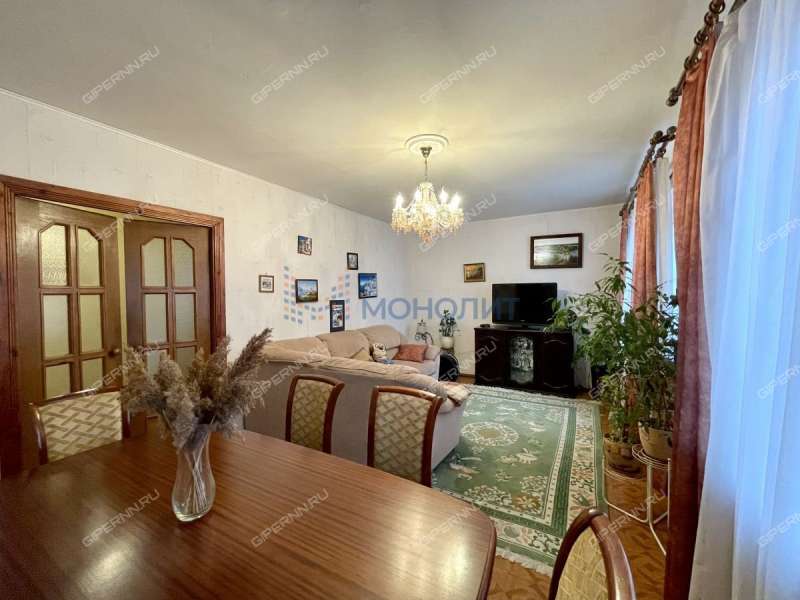 пятикомнатная квартира на Волжской набережной дом 9