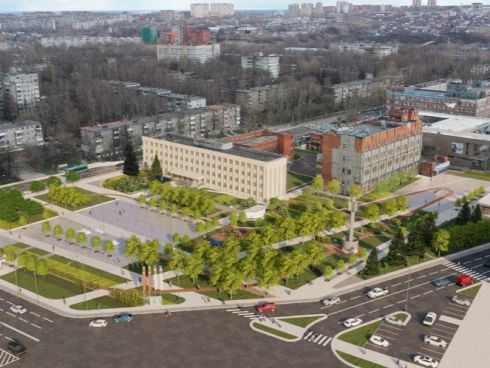 Новая площадь Советская: кукуруза, афиши и мозаичные панно