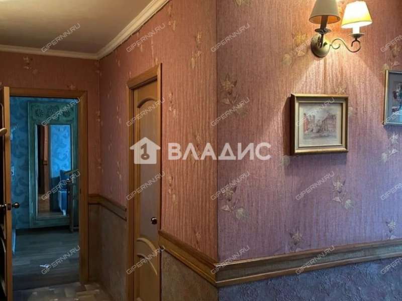трёхкомнатная квартира на Зеленодольской улице дом 56
