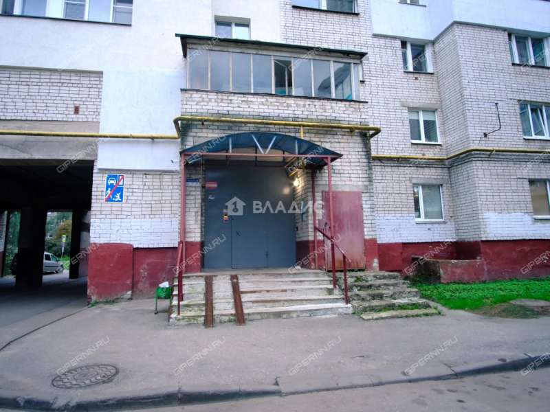 трёхкомнатная квартира на улице Строкина дом 15