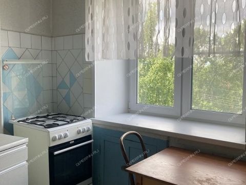 3-komnatnaya-ul-strokina-d-3 фото