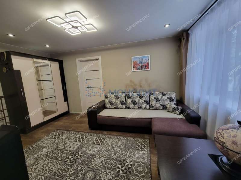 двухкомнатная квартира на улице Сутырина дом 18