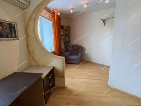 4-komnatnaya-ul-nesterova-d-33 фото