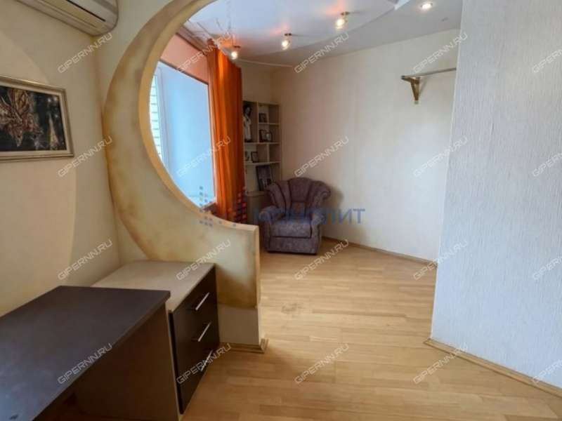 четырёхкомнатная квартира на улице Нестерова дом 33