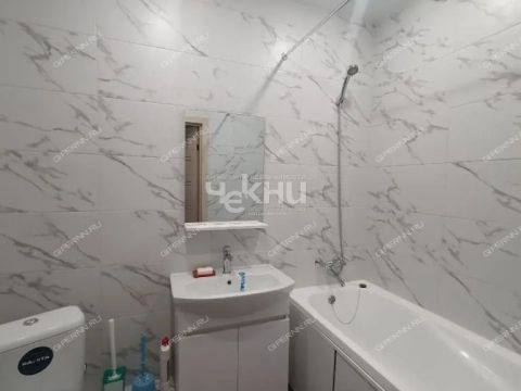 2-komnatnaya-ul-kuybysheva-d-49-k1 фото