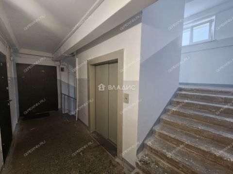 3-komnatnaya-ul-proletarskaya-d-5 фото