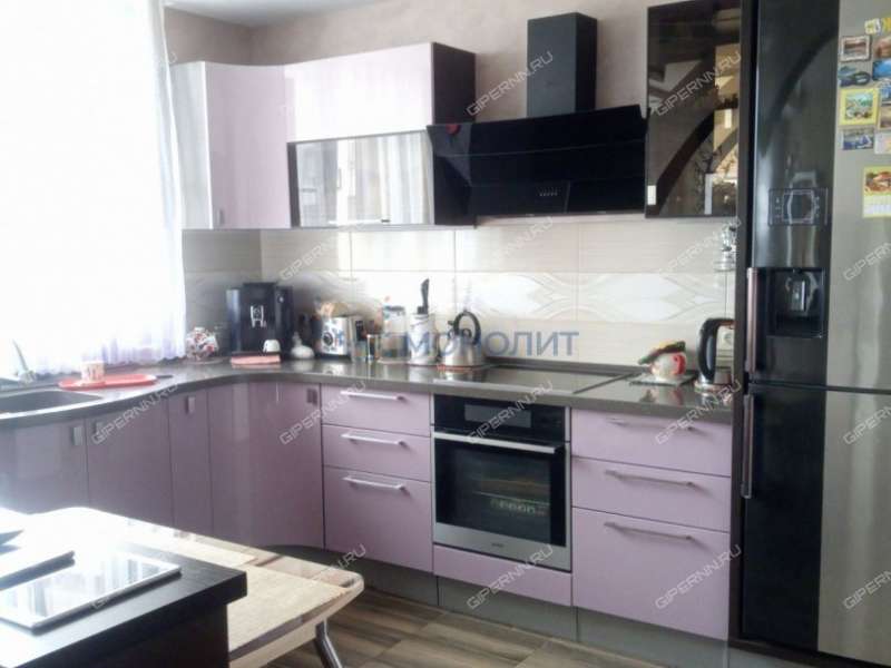 трёхкомнатная квартира на улице Июльских Дней дом 1 к1