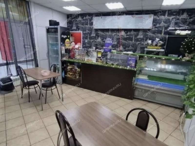 помещение под помещение свободного назначения на улице Героя Советского Союза Поющева