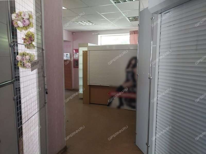 помещение под торговую площадь на улице Долгополова