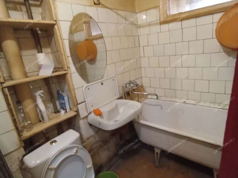 двухкомнатная квартира на улице Космонавта Комарова дом 18