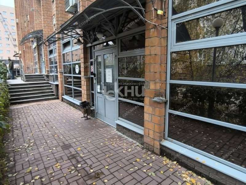 помещение под недвижимость под медицинские учреждения на улице Звездинка