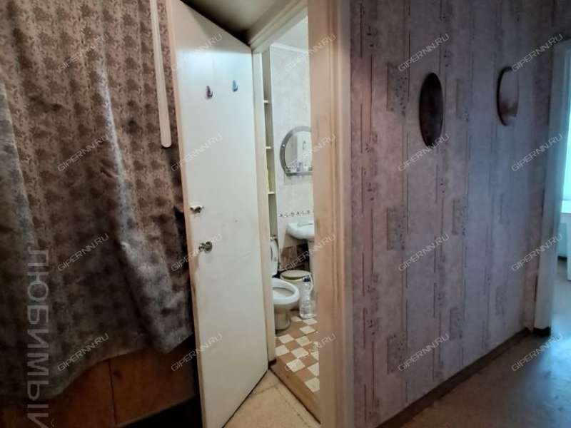 трёхкомнатная квартира на улице Искры дом 1