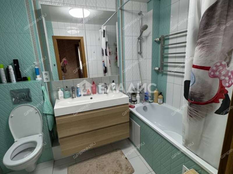 трёхкомнатная квартира на Первоцветной улице дом 6