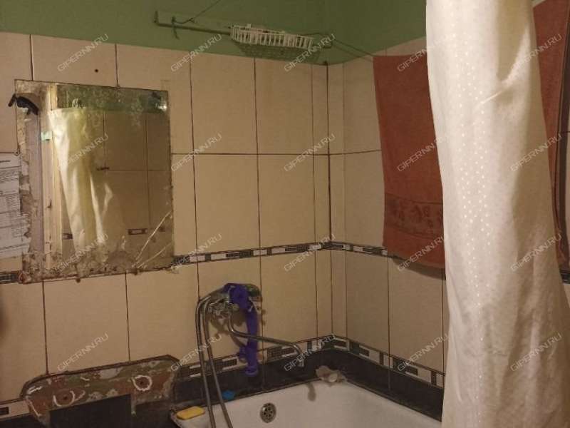 двухкомнатная квартира на улице Военных Комиссаров дом 3