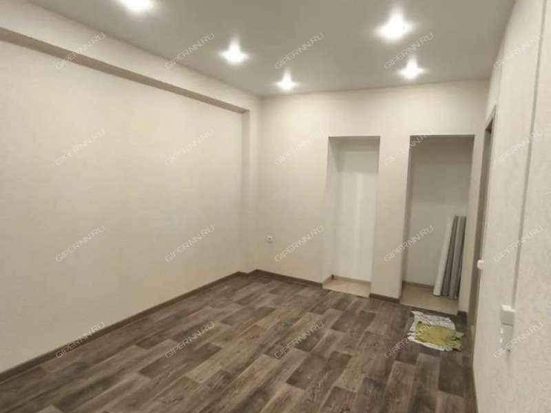 комната в доме 28 на Молодёжном проспекте