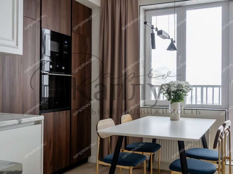 трёхкомнатная квартира на Светлогорской улице дом 6