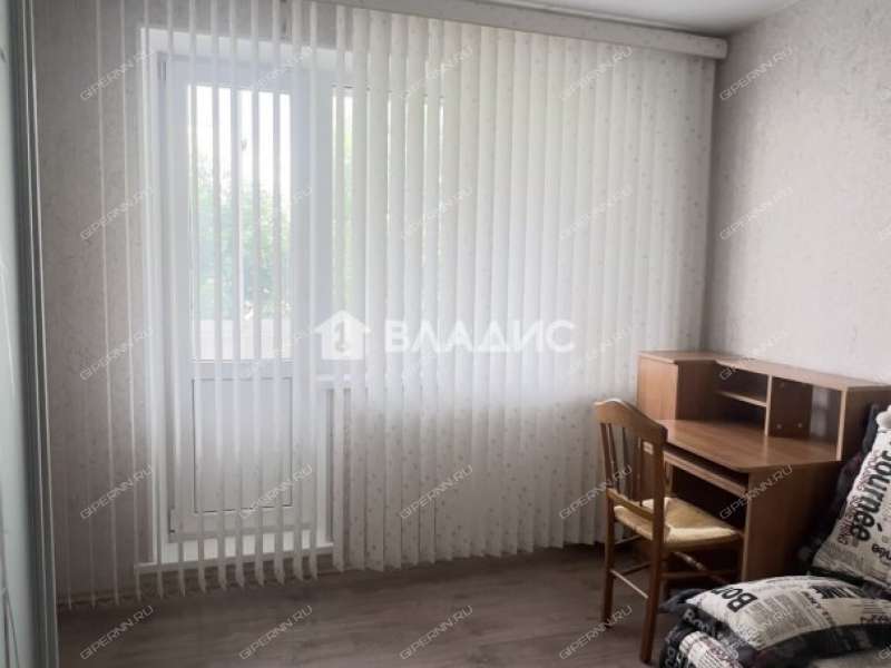 трёхкомнатная квартира на улице Челюскинцев дом 23