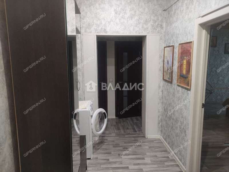 трёхкомнатная квартира на шоссе Жиркомбината дом 10