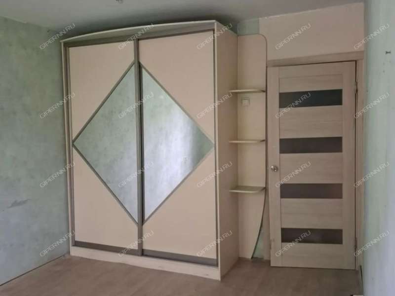 трёхкомнатная квартира на улице Челюскинцев дом 19