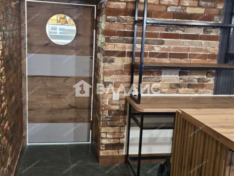 здание под офис, торговую площадь на Гордеевской улице