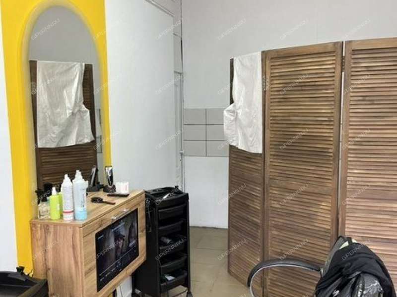 помещение под торговую площадь на Ул. Комарова , д. 17
