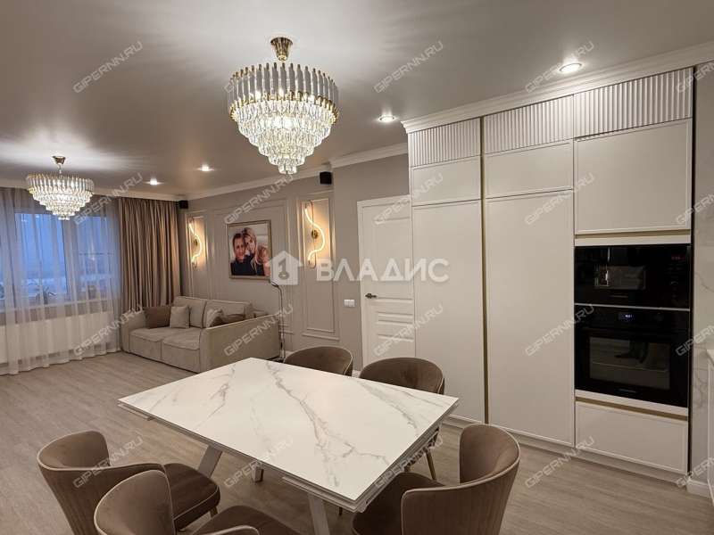 четырёхкомнатная квартира на Сенной площади дом 1