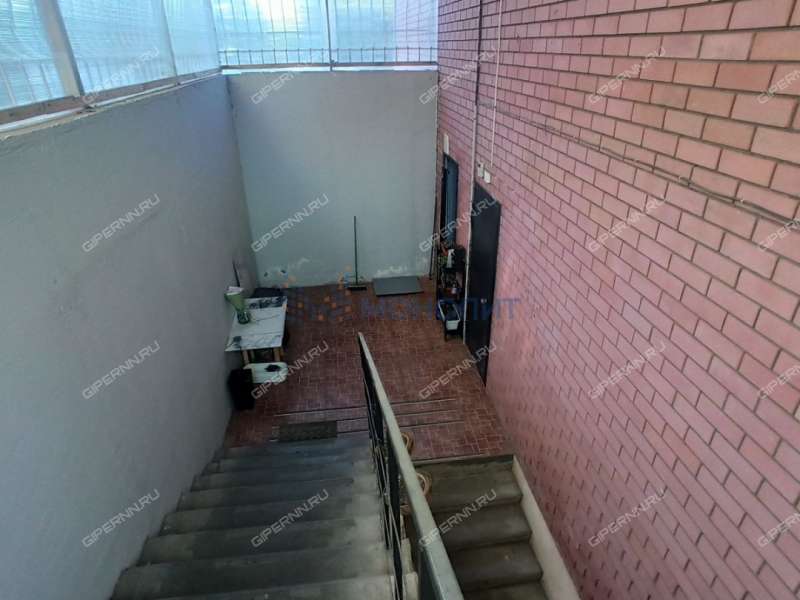 помещение под офис, торговую площадь на улице Героя Советского Союза Усилова