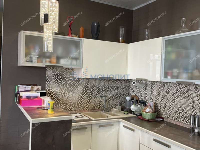 трёхкомнатная квартира на улице Коминтерна дом 139