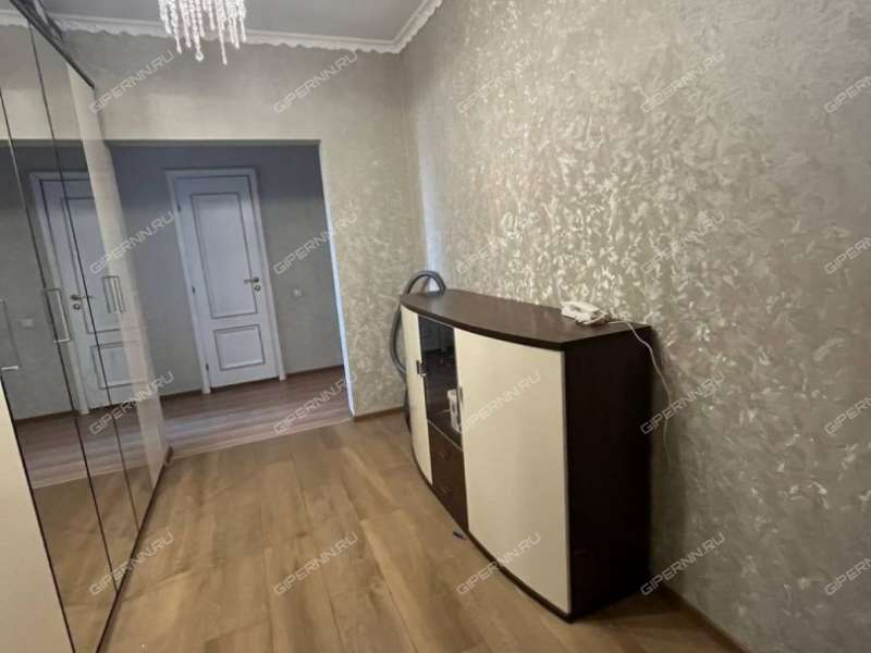 трёхкомнатная квартира на улице Родионова дом 27