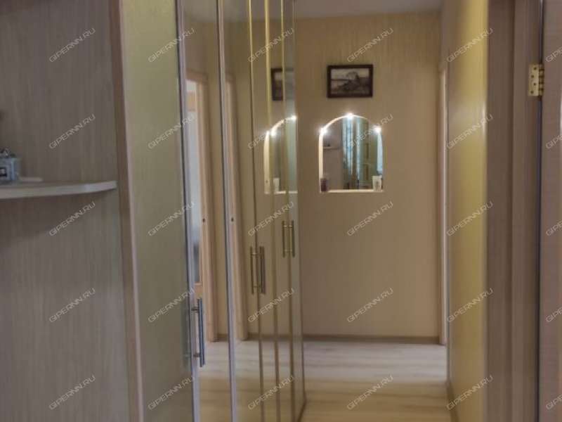 трёхкомнатная квартира на улице Коминтерна дом 22