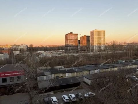 3-komnatnaya-ul-strokina-d-3a фото