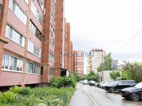 3-komnatnaya-ul-rodionova-d-184 фото