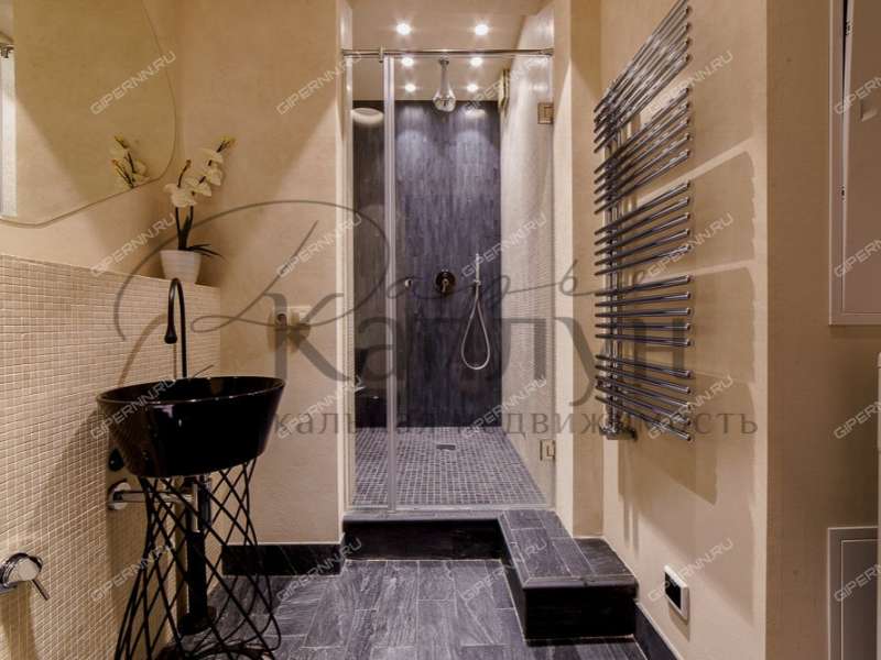 четырёхкомнатная квартира на улице Академика Блохиной дом 7