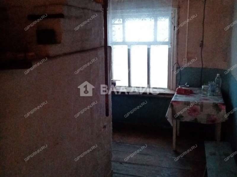 дом на улице Максима Горького сельский посёлок Фанерное