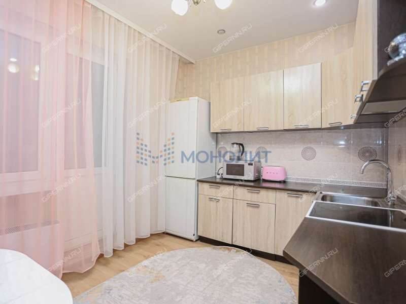 однокомнатная квартира на бульваре 60-летия Октября дом 23 к4