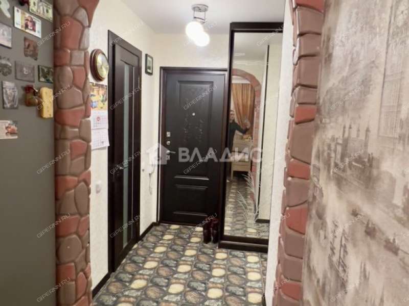 трёхкомнатная квартира на улице Шаляпина дом 20